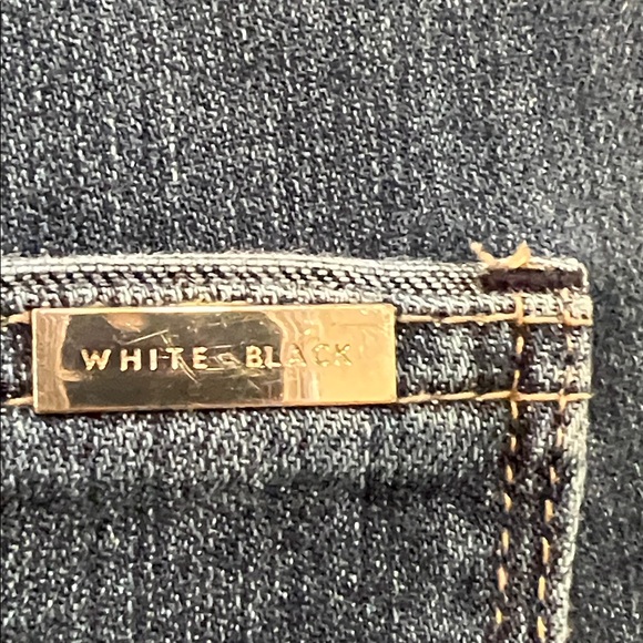 White House Black Market The Girlfriend Distressed Jeans Size 4 - Picture 8 of 12